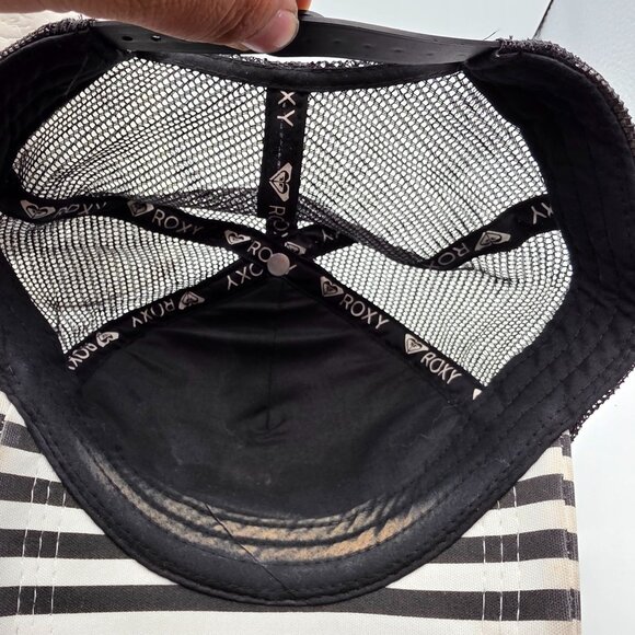 Roxy Womens Black White Floral Trucker Hat Casual Outdoors Lightweight Outdoors - Picture 6 of 8